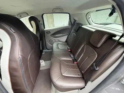 Renault Zoé Swiss Edition R240 — Électrique écologique, batterie en location, faible kilométrage — Armaturenbrett