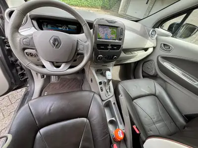 Renault Zoé Swiss Edition R240 — Électrique écologique, batterie en location, faible kilométrage — Innenraum