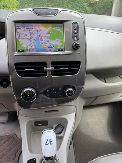 Renault Zoé Swiss Edition R240 — Électrique écologique, batterie en location, faible kilométrage — Detail