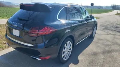 Porsche Cayenne S Diesel — SUV premium 382 ch, transmission intégrale, entretien complet — rear view