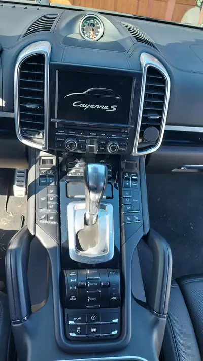 Porsche Cayenne S Diesel — SUV premium 382 ch, transmission intégrale, entretien complet — detail