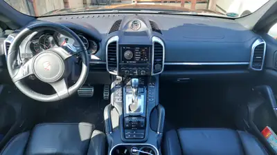 Porsche Cayenne S Diesel — SUV premium 382 ch, transmission intégrale, entretien complet — Thumbnail 7