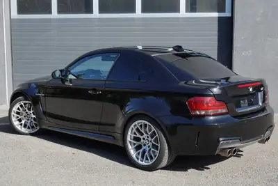 BMW 1er M Coupé 2012 — Performance brute et design iconique — Seitenansicht