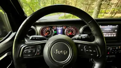 Jeep Wrangler 2.0 Sport Automatic — SUV emblématique, 272 ch, entretien irréprochable — Thumbnail 11