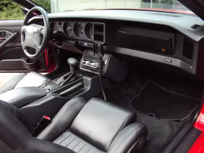 Pontiac Firebird 5.0 V8 Trans Am 1991 — Muscle car légendaire, statut vétéran — vue extérieure