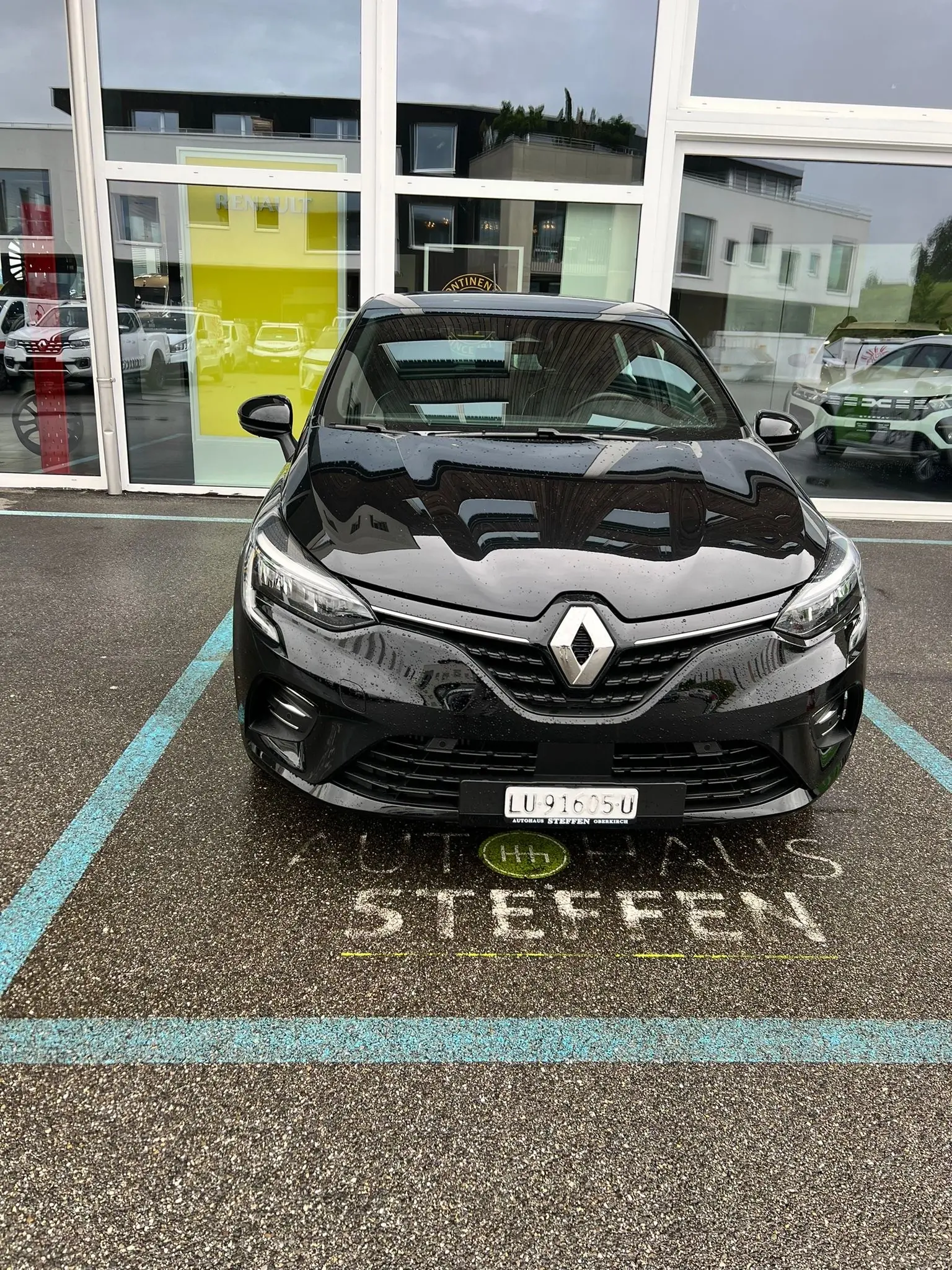 Renault Clio 1.0 TCe Intens CVT — Citadine dynamique, boîte auto fluide et consommation maîtrisée — vista esterna