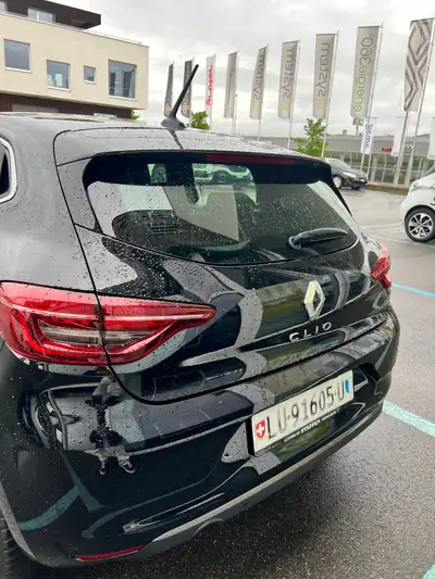 Renault Clio 1.0 TCe Intens CVT — Citadine dynamique, boîte auto fluide et consommation maîtrisée — vista posteriore