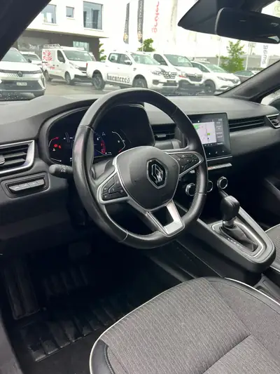 Renault Clio 1.0 TCe Intens CVT — Citadine dynamique, boîte auto fluide et consommation maîtrisée — interni