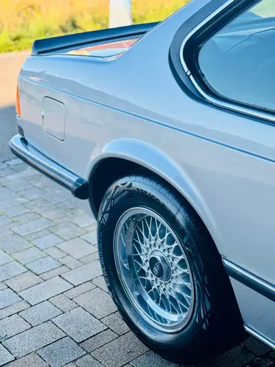 BMW 635CSi (1982) — Chef-d'œuvre coupé des années 80, contrôle technique OK — Detail