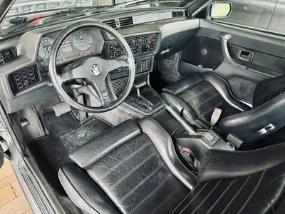 BMW 635CSi (1982) — Chef-d'œuvre coupé des années 80, contrôle technique OK — Miniatur 8
