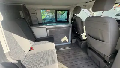 VW T6.1 California Ocean Edition — Camping-car premium, 84 000 km, diesel automatique — Innenraum