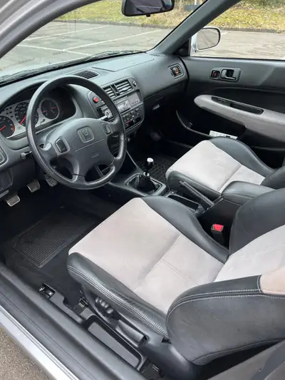 Honda Civic 1.6i VTi F1 2001 — Berline sportive compacte, 52 000 km d'origine — intérieur