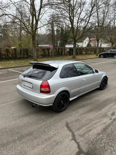 Honda Civic 1.6i VTi F1 2001 — Berline sportive compacte, 52 000 km d'origine — tableau de bord