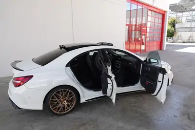 Mercedes-Benz CLA 45 AMG 4Matic — Berline sportive allemande, 381 ch et deux trains de roues — interior