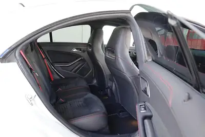 Mercedes-Benz CLA 45 AMG 4Matic — Berline sportive allemande, 381 ch et deux trains de roues — dashboard