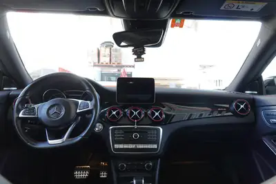Mercedes-Benz CLA 45 AMG 4Matic — Berline sportive allemande, 381 ch et deux trains de roues — detail