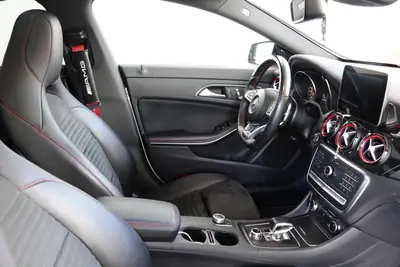 Mercedes-Benz CLA 45 AMG 4Matic — Berline sportive allemande, 381 ch et deux trains de roues — Thumbnail 7