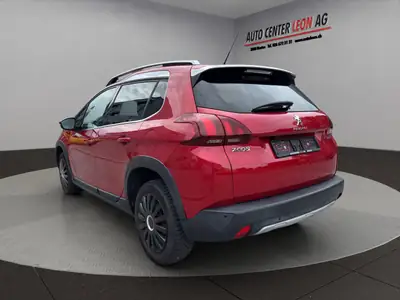 Peugeot 2008 1.6 BlueHDi Allure — SUV urbain efficient, toit panoramique et caméra de recul — interior
