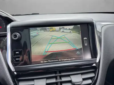 Peugeot 2008 1.6 BlueHDi Allure — SUV urbain efficient, toit panoramique et caméra de recul — Thumbnail 22