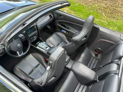 Jaguar XK XKR-S V8 — Cabriolet sportif 550 ch, frais de révision effectués — interni