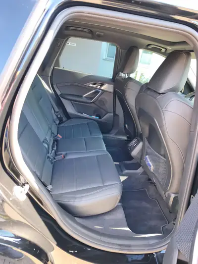 BMW X1 xDrive 23i 48V M Sport — SUV compact hybride, design sportif et efficacité énergétique — Armaturenbrett