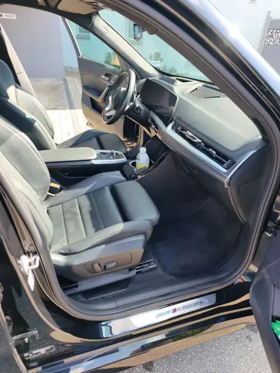 BMW X1 xDrive 23i 48V M Sport — SUV compact hybride, design sportif et efficacité énergétique — Detail