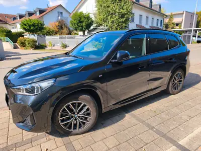 BMW X1 xDrive 23i 48V M Sport — SUV compact hybride, design sportif et efficacité énergétique — Miniatur 10