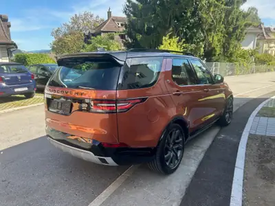 Land Rover Discovery 2.0 SD4 HSE — SUV 7 places diesel, 122000 km, sans accident — vista posteriore