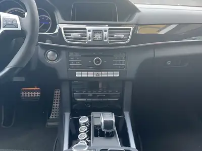 Mercedes-Benz E 63 AMG S 4Matic — Break sportif 585 ch, sans accident — Miniatura 9