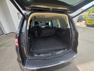 Ford Galaxy 2.0 TDCi Titanium AWD — Monospace 7 places, traction intégrale, sans sinistre — arrière