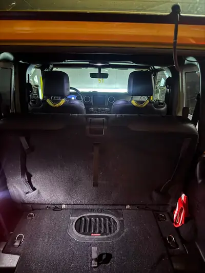 Jeep Wrangler 2.2 MJ Sahara — Diesel robuste, 83'000 km, 4x4 intégral — Thumbnail 9