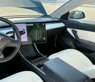 Tesla Model 3 Performance Dual Motor AWD — Électrique haute performance, 178 000 km — Thumbnail 8