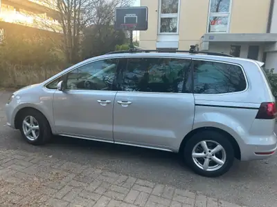 VW Sharan 2.0 TDI Comfortline DSG — Monospace 7 places, diesel économe, sans sinistre — vista posteriore