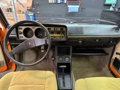 VW Golf 1 GLS 1976 — Classique restauré, géométrie Kw, pièce de collection — Thumbnail 8