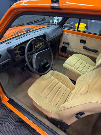 VW Golf 1 GLS 1976 — Classique restauré, géométrie Kw, pièce de collection — Thumbnail 7