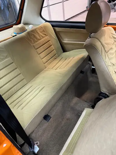 VW Golf 1 GLS 1976 — Classique restauré, géométrie Kw, pièce de collection — Thumbnail 11