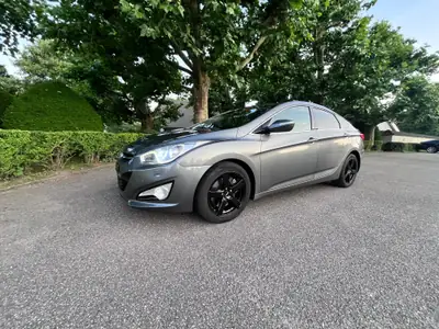 Hyundai i40 1.7 CRDi — Berline élégante, diesel économe, sans accident — vue extérieure