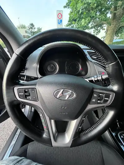 Hyundai i40 1.7 CRDi — Berline élégante, diesel économe, sans accident — Miniature 8