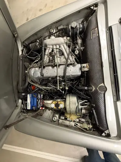 Mercedes-Benz SL 280 Pagode — Chef-d'œuvre cabriolet des années 60, Matching Numbers — Miniature 16