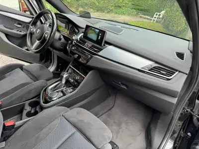 BMW 218 Active Tourer xDrive — Monospace polyvalent, diesel économique et toutes routes — vista posteriore