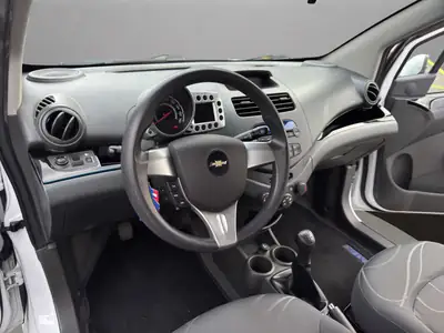 Chevrolet Spark 1.2 LS — Citadine fiable, climatisée, sans accident — Thumbnail 10