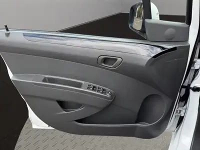 Chevrolet Spark 1.2 LS — Citadine fiable, climatisée, sans accident — Thumbnail 12