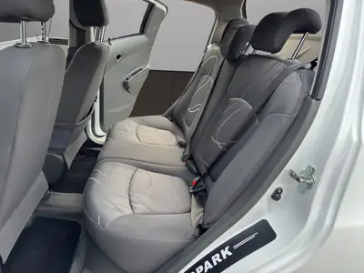 Chevrolet Spark 1.2 LS — Citadine fiable, climatisée, sans accident — Thumbnail 13