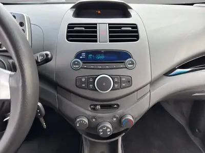 Chevrolet Spark 1.2 LS — Citadine fiable, climatisée, sans accident — Thumbnail 15