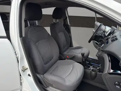 Chevrolet Spark 1.2 LS — Citadine fiable, climatisée, sans accident — Thumbnail 17