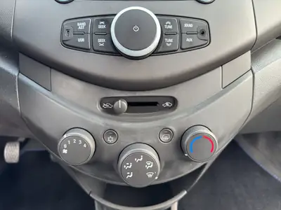 Chevrolet Spark 1.2 LS — Citadine fiable, climatisée, sans accident — Thumbnail 16