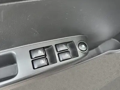 Chevrolet Spark 1.2 LS — Citadine fiable, climatisée, sans accident — Thumbnail 20