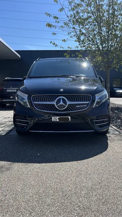 Mercedes-Benz V 300 d — Monospace premium 4Matic, entretien officiel impeccable — Heckansicht