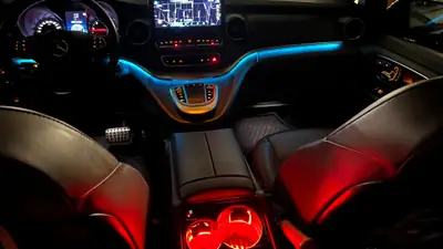 Mercedes-Benz V 300 d — Monospace premium 4Matic, entretien officiel impeccable — Miniatur 8