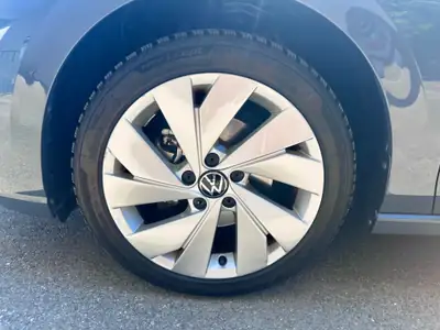 VW Golf 1.5 eTSI mHEV — Hybride essence performant, entretien récent, 49 950 km — Thumbnail 7